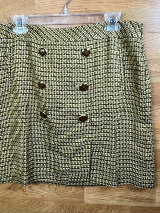 Ann Taylor Loft Size 8 Tweed Skirt with Pockets & Decorative Buttons Side - Picture 6 of 13